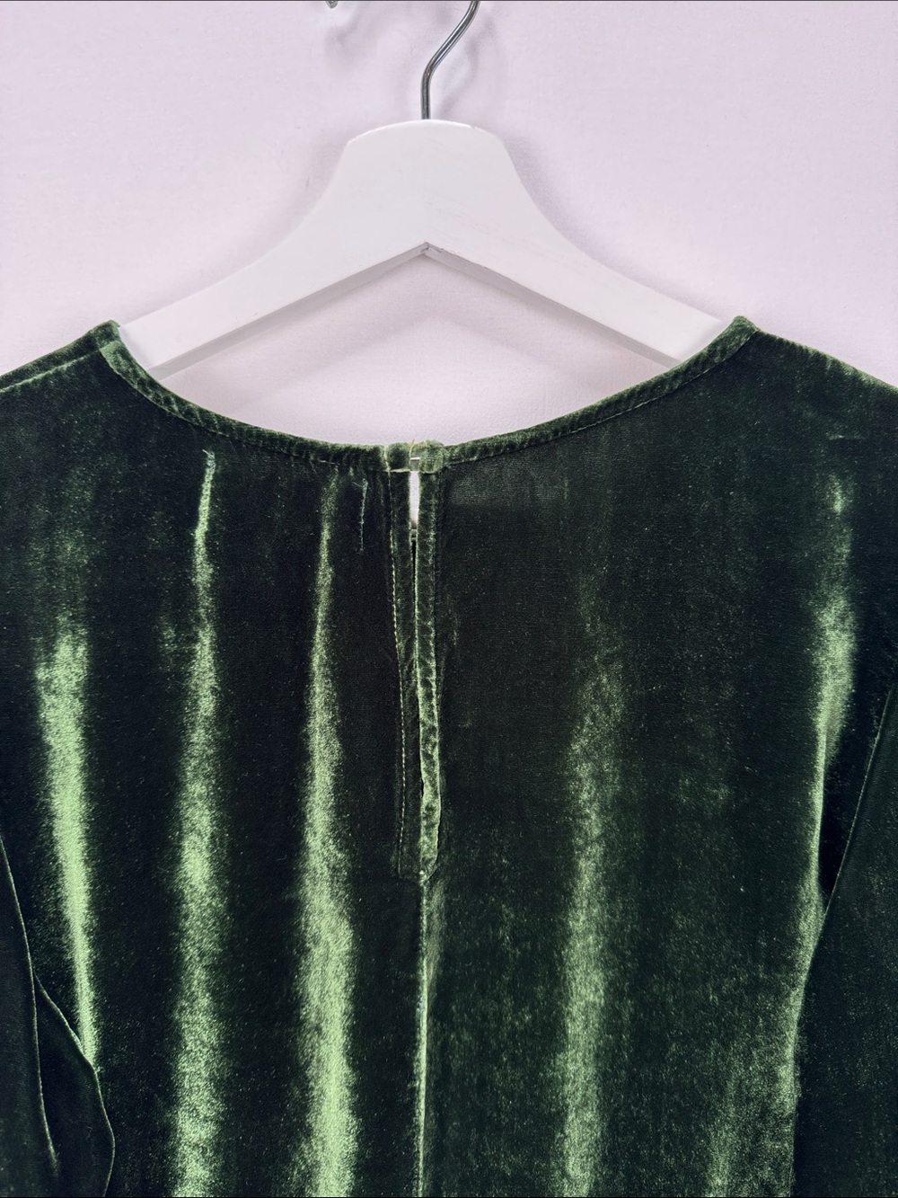 Velvet by Graham & Spencer Green Silk Blend Velvet Puff Sleeve Top Size Small - Picture 7 of 7